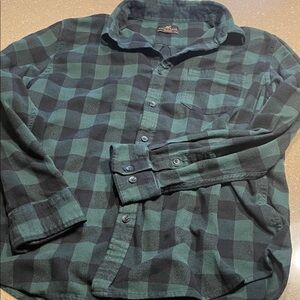 Casual Green and Black Plaid Button-Down Shirt